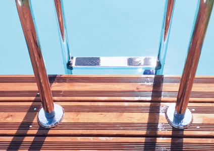 Six tips to help you keep your swimming pool clean